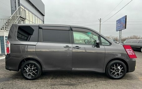 Toyota Noah III, 2008 год, 1 599 999 рублей, 7 фотография