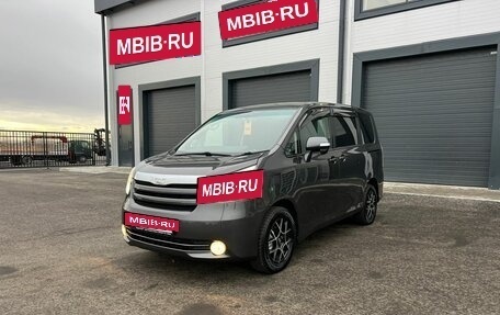 Toyota Noah III, 2008 год, 1 599 999 рублей, 2 фотография