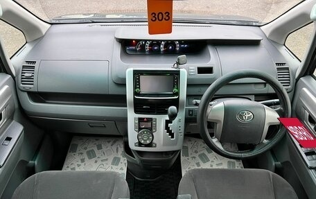 Toyota Noah III, 2008 год, 1 599 999 рублей, 16 фотография