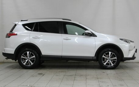 Toyota RAV4, 2018 год, 3 150 000 рублей, 4 фотография