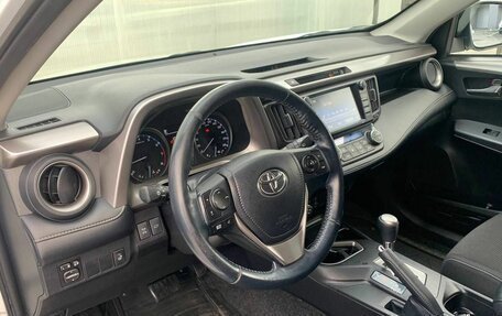 Toyota RAV4, 2018 год, 3 150 000 рублей, 13 фотография