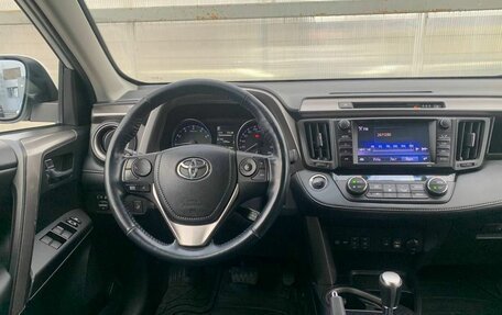 Toyota RAV4, 2018 год, 3 150 000 рублей, 15 фотография