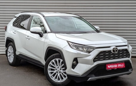 Toyota RAV4, 2020 год, 3 155 000 рублей, 3 фотография