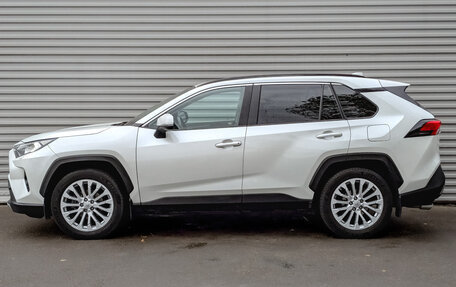 Toyota RAV4, 2020 год, 3 155 000 рублей, 8 фотография