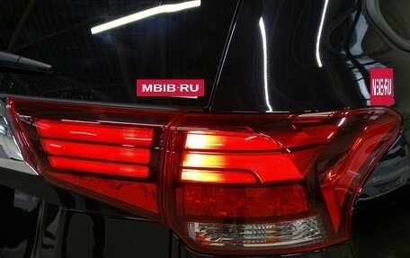 Mitsubishi Outlander III рестайлинг 3, 2022 год, 3 330 000 рублей, 17 фотография