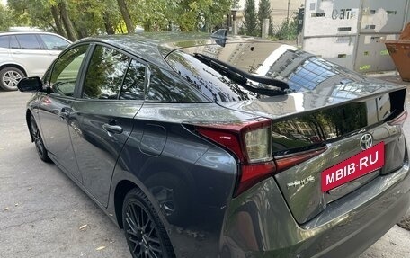 Toyota Prius IV XW50, 2019 год, 2 300 000 рублей, 8 фотография