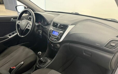 Hyundai Solaris II рестайлинг, 2013 год, 955 000 рублей, 12 фотография