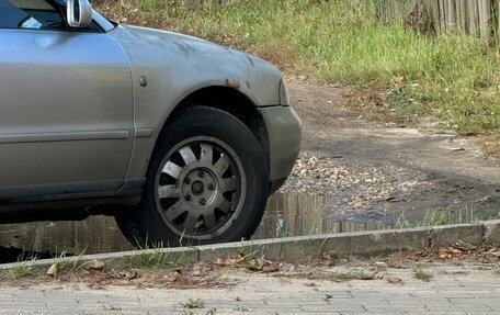 Audi A4, 1998 год, 140 000 рублей, 3 фотография