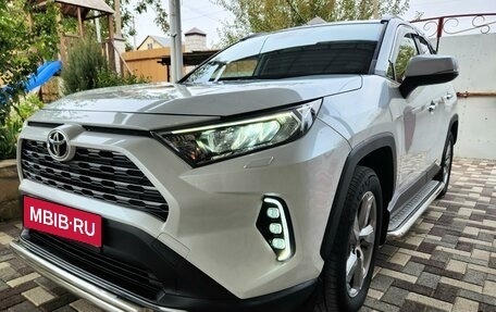 Toyota RAV4, 2020 год, 3 900 000 рублей, 1 фотография