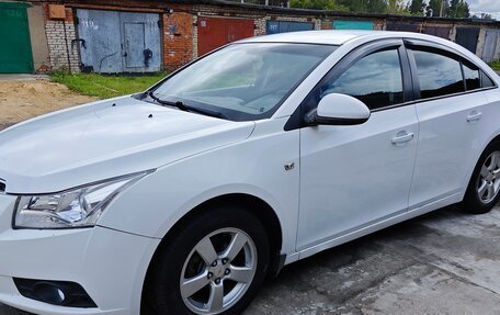 Chevrolet Cruze II, 2010 год, 830 000 рублей, 19 фотография