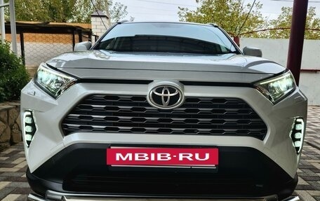 Toyota RAV4, 2020 год, 3 900 000 рублей, 6 фотография