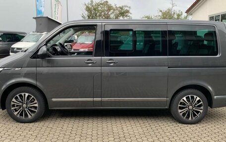 Volkswagen Multivan T6 рестайлинг, 2024 год, 16 500 000 рублей, 2 фотография