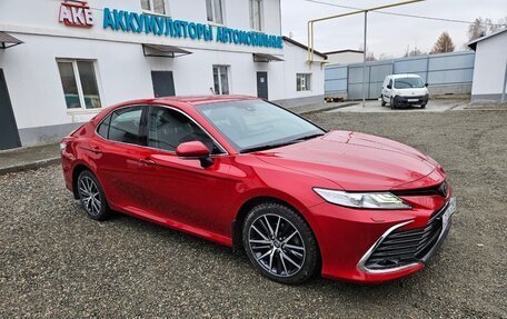 Toyota Camry, 2021 год, 3 350 000 рублей, 2 фотография