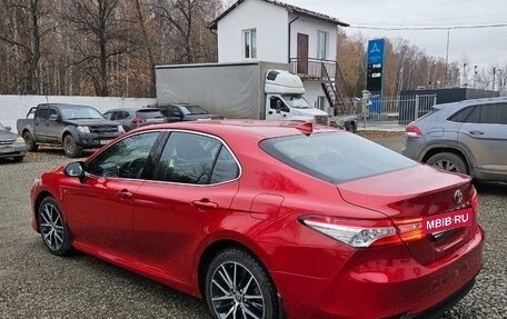 Toyota Camry, 2021 год, 3 350 000 рублей, 4 фотография