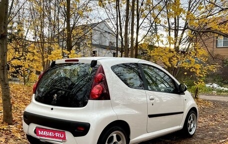 Peugeot 107 I рестайлинг, 2013 год, 690 000 рублей, 6 фотография