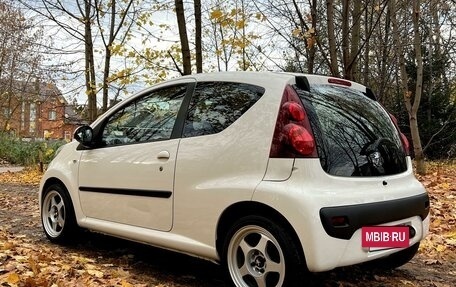 Peugeot 107 I рестайлинг, 2013 год, 690 000 рублей, 8 фотография