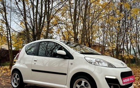 Peugeot 107 I рестайлинг, 2013 год, 690 000 рублей, 4 фотография