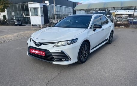 Toyota Camry, 2022 год, 3 695 000 рублей, 1 фотография