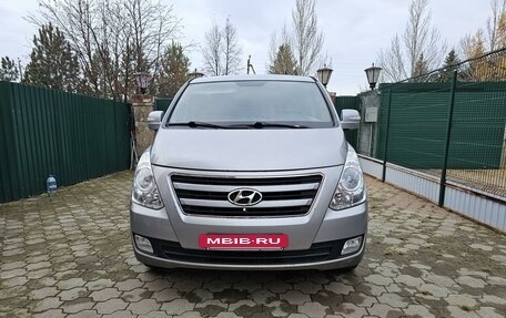 Hyundai H-1 II рестайлинг, 2016 год, 2 900 000 рублей, 4 фотография