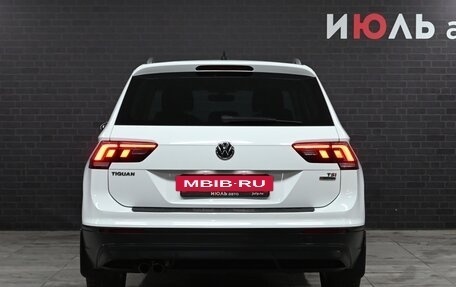 Volkswagen Tiguan II, 2018 год, 2 950 000 рублей, 4 фотография