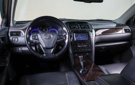 Toyota Camry, 2015 год, 2 359 000 рублей, 6 фотография