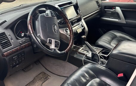 Toyota Land Cruiser 200, 2014 год, 3 640 000 рублей, 2 фотография