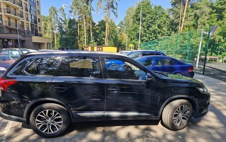 Mitsubishi Outlander III рестайлинг 3, 2016 год, 1 750 000 рублей, 4 фотография