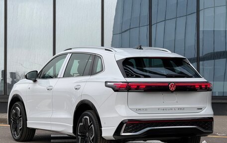 Volkswagen Tiguan, 2024 год, 5 990 000 рублей, 4 фотография