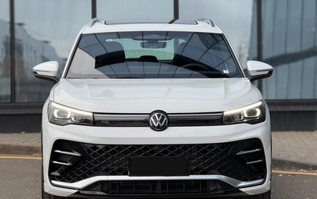 Volkswagen Tiguan, 2024 год, 5 990 000 рублей, 2 фотография