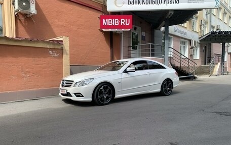 Mercedes-Benz E-Класс, 2011 год, 2 100 000 рублей, 13 фотография