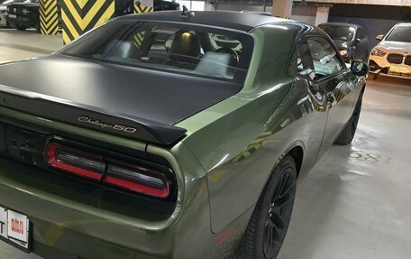 Dodge Challenger III рестайлинг 2, 2020 год, 4 400 000 рублей, 9 фотография