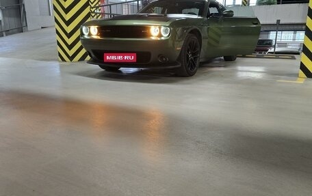 Dodge Challenger III рестайлинг 2, 2020 год, 4 400 000 рублей, 7 фотография