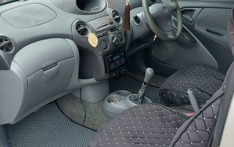 Toyota Vitz, 2000 год, 420 000 рублей, 6 фотография