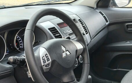 Mitsubishi Outlander III рестайлинг 3, 2010 год, 1 250 000 рублей, 10 фотография