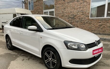 Volkswagen Polo VI (EU Market), 2013 год, 860 000 рублей, 2 фотография