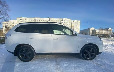 Mitsubishi Outlander III рестайлинг 3, 2013 год, 1 800 000 рублей, 1 фотография