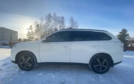 Mitsubishi Outlander III рестайлинг 3, 2013 год, 1 800 000 рублей, 5 фотография