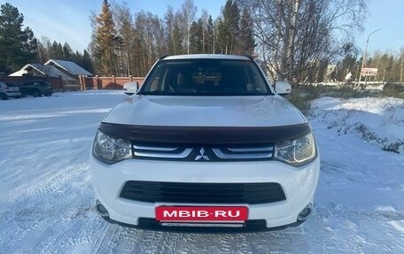 Mitsubishi Outlander III рестайлинг 3, 2013 год, 1 800 000 рублей, 3 фотография