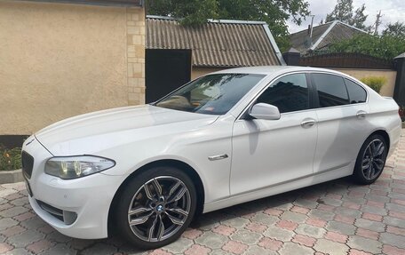 BMW 5 серия, 2012 год, 1 700 000 рублей, 3 фотография