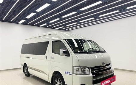 Toyota HiAce H300, 2020 год, 4 600 000 рублей, 3 фотография