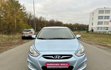 Hyundai Solaris II рестайлинг, 2012 год, 830 000 рублей, 2 фотография