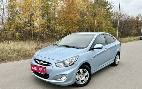 Hyundai Solaris II рестайлинг, 2012 год, 830 000 рублей, 3 фотография