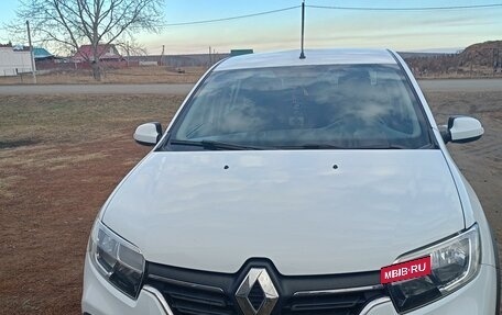 Renault Logan II, 2019 год, 950 000 рублей, 3 фотография