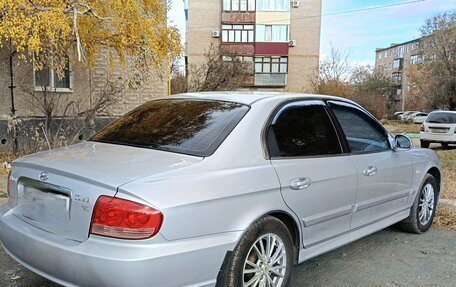 Hyundai Sonata IV рестайлинг, 2005 год, 530 000 рублей, 2 фотография