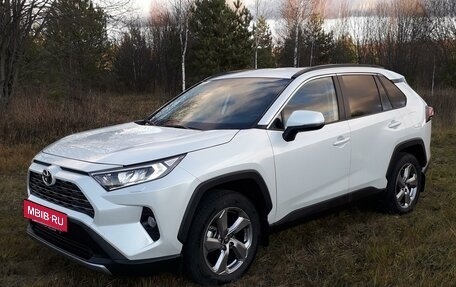 Toyota RAV4, 2021 год, 4 499 000 рублей, 15 фотография