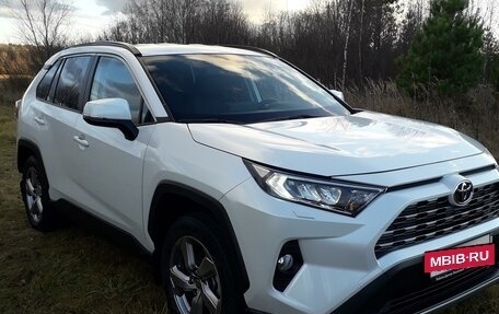 Toyota RAV4, 2021 год, 4 499 000 рублей, 14 фотография