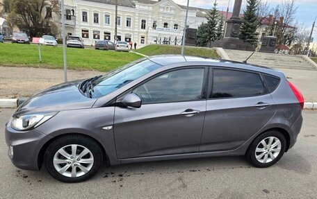 Hyundai Solaris II рестайлинг, 2011 год, 890 000 рублей, 1 фотография