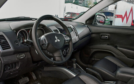 Mitsubishi Outlander III рестайлинг 3, 2010 год, 1 350 000 рублей, 11 фотография