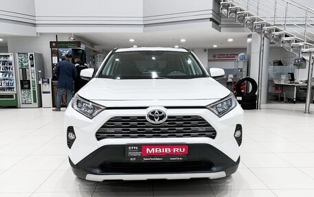 Toyota RAV4, 2020 год, 3 290 000 рублей, 2 фотография