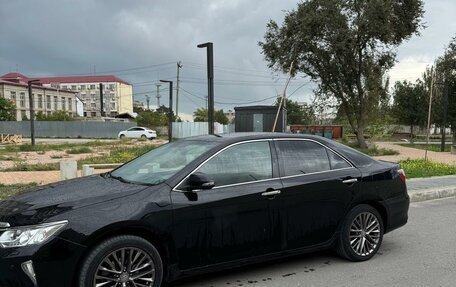 Toyota Camry, 2017 год, 2 390 000 рублей, 8 фотография